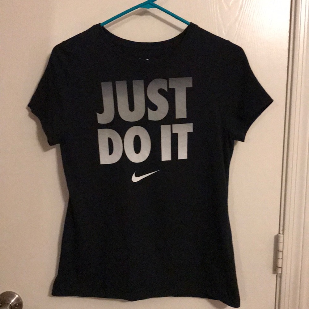 Nike tee